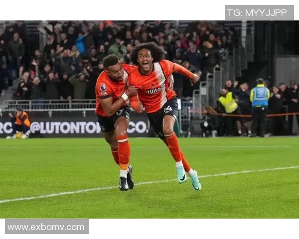 足球明星被女友设计陷阱骗取巨额财富 深陷情感危机无法自拔