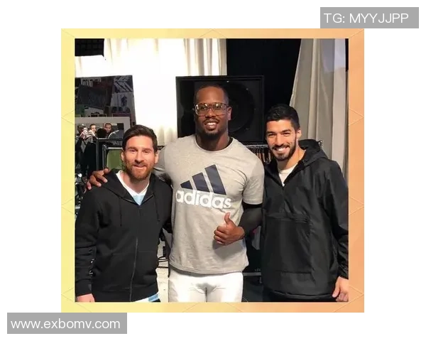 足球球星街头穿搭解析：从球场到生活的时尚转变与独特风格展现