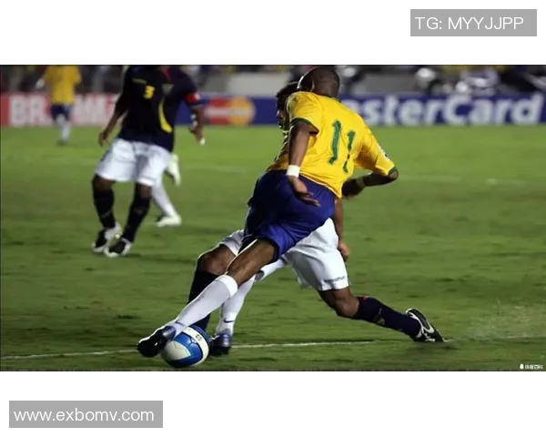 足球球星身法灵动过人展现极致技巧与绿茵场上的艺术魅力